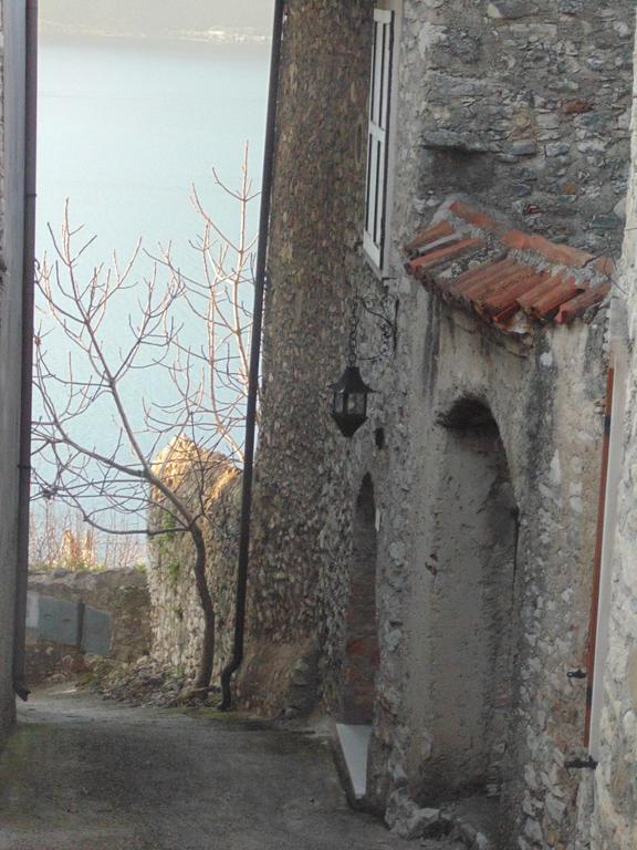 Ca Del Polset Lägenhet Brenzone sul Garda Rum bild